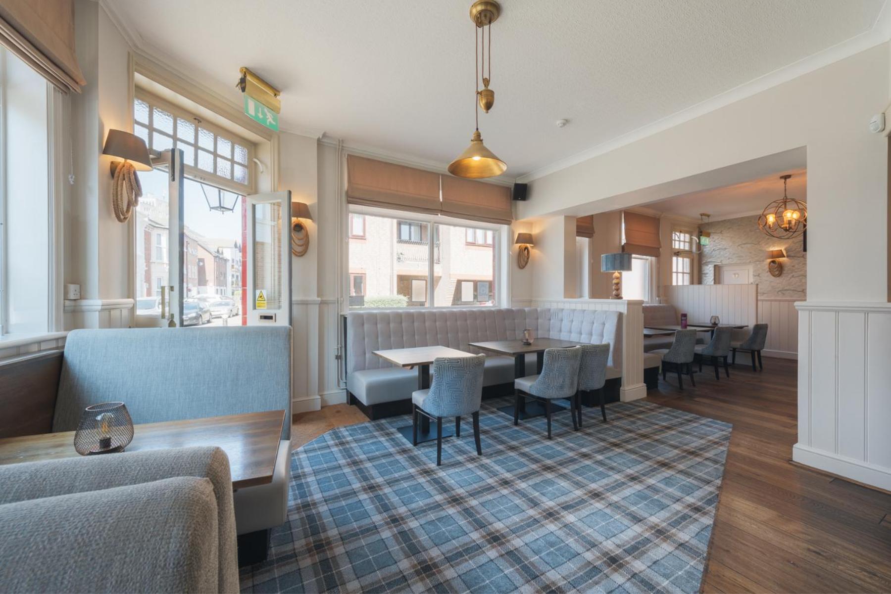 Florence House Boutique Hotel And Restaurant Портсмът Екстериор снимка