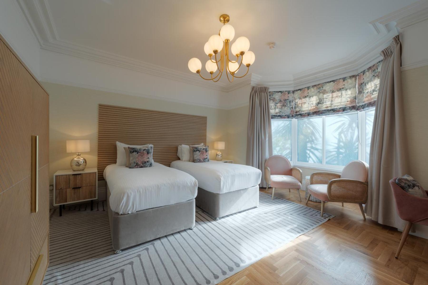 Florence House Boutique Hotel And Restaurant Портсмът Екстериор снимка