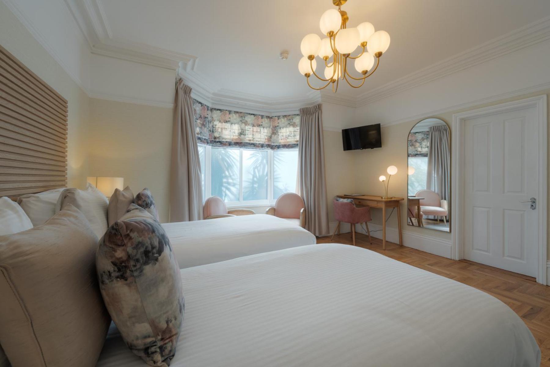 Florence House Boutique Hotel And Restaurant Портсмът Екстериор снимка